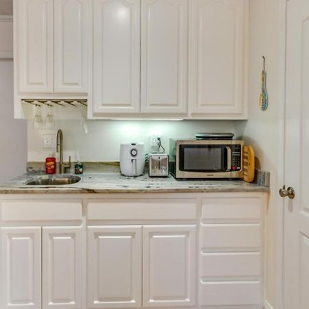 Gulf Breeze Vacation Rental For 2 With Pool Access! Экстерьер фото