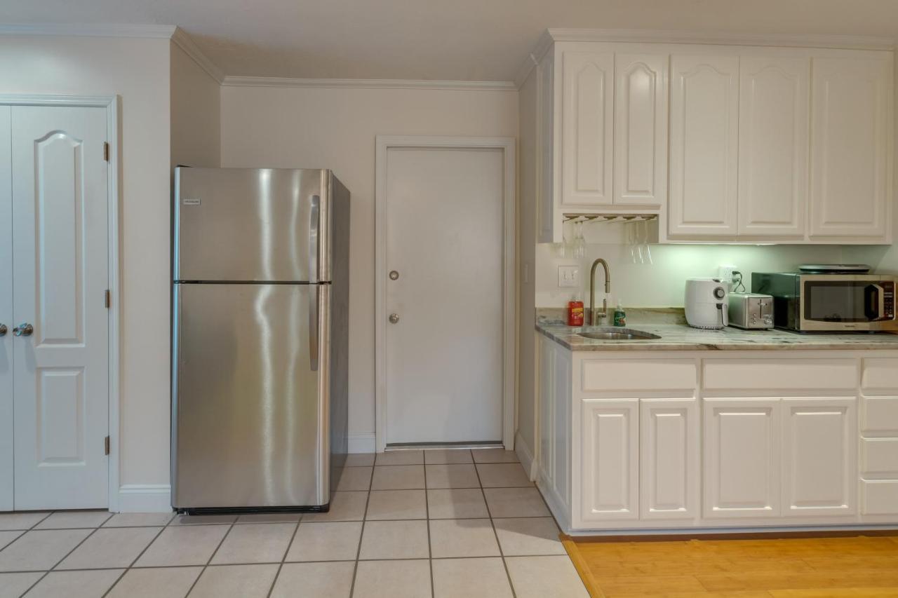 Gulf Breeze Vacation Rental For 2 With Pool Access! Экстерьер фото