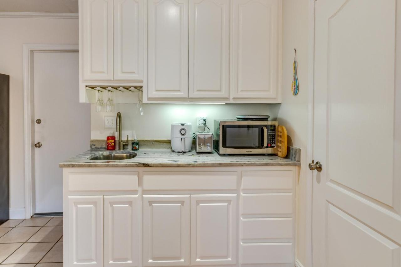 Gulf Breeze Vacation Rental For 2 With Pool Access! Экстерьер фото