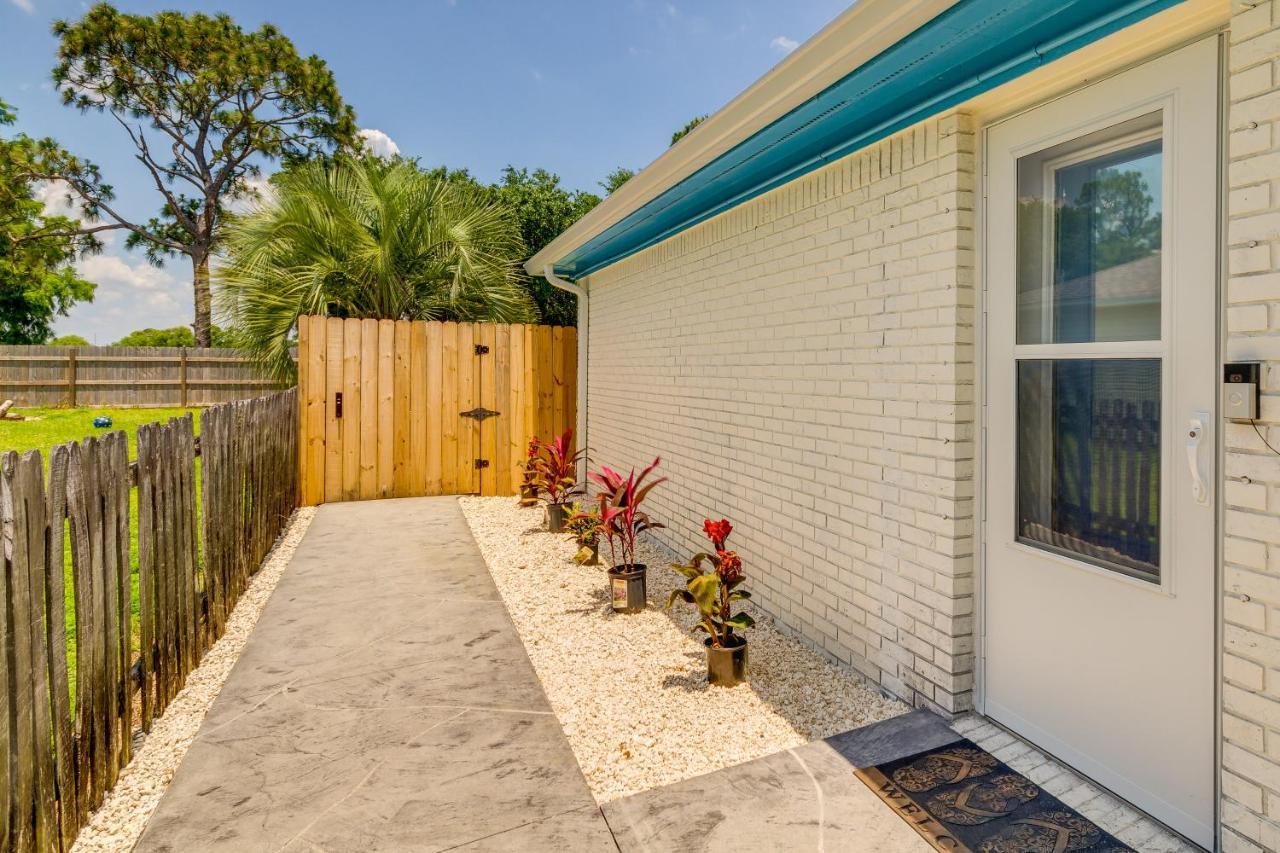 Gulf Breeze Vacation Rental For 2 With Pool Access! Экстерьер фото