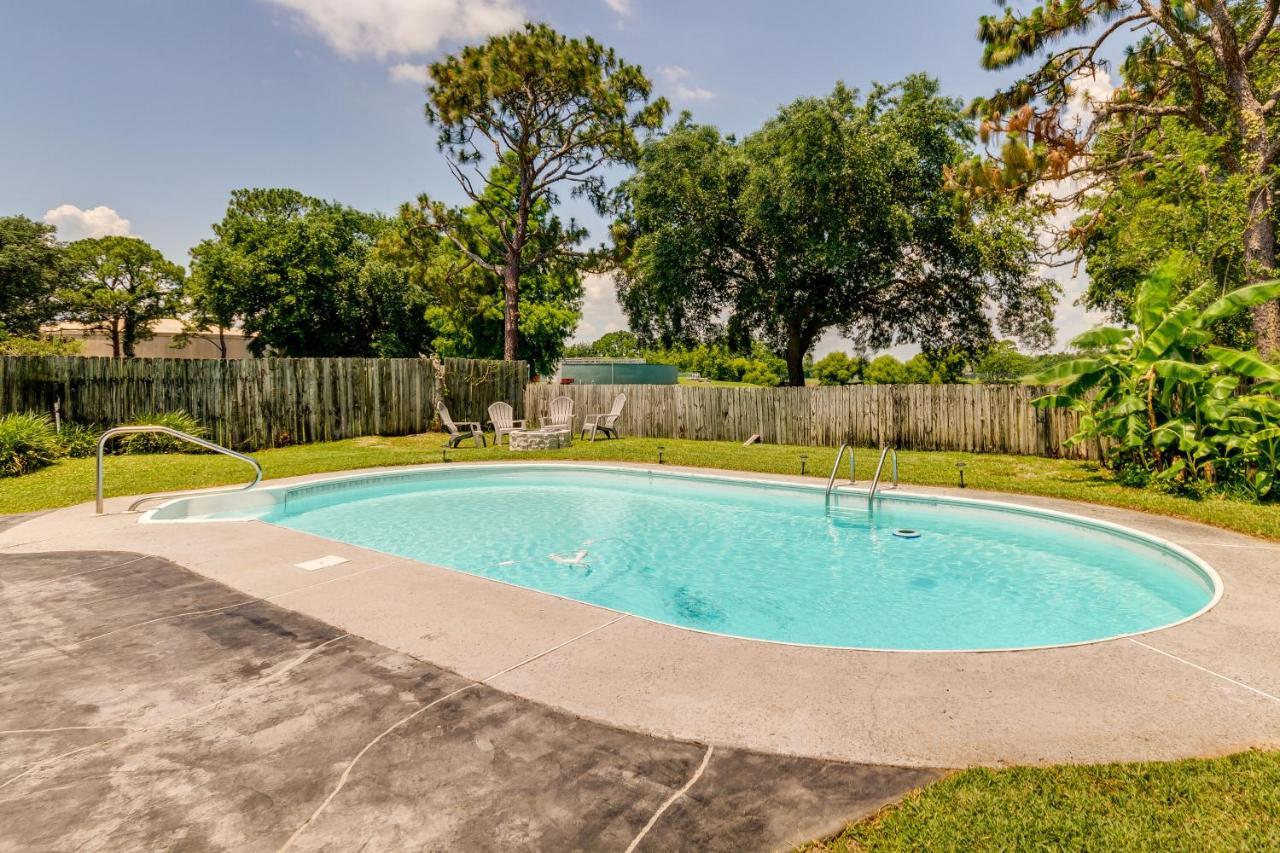 Gulf Breeze Vacation Rental For 2 With Pool Access! Экстерьер фото